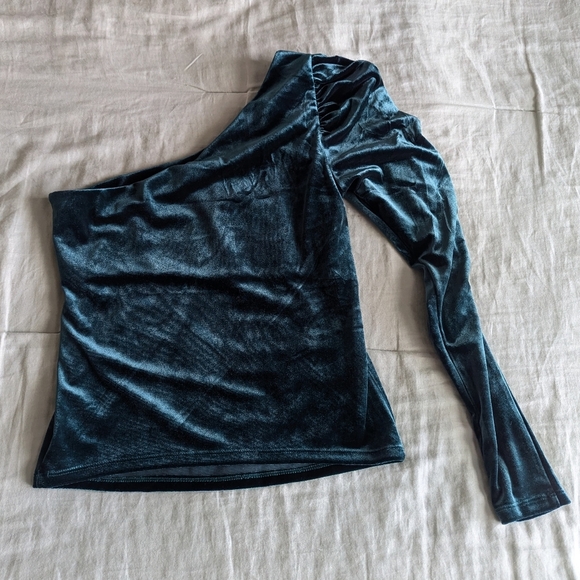Mango Dark Green One Shoulder Velvet Top sz S - Picture 4 of 4